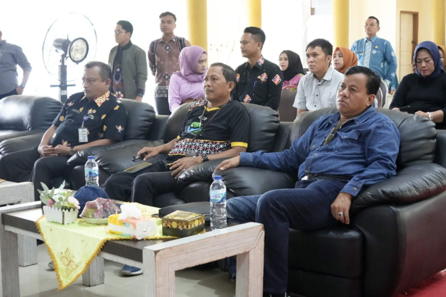Dukung dan Saksikan Anak Jalur Rajo Bujang Tampil Di Televisi,  Bupati Suhardiman Gelar Nobar, Sebut Bukti Pacu Jalur Mendunia