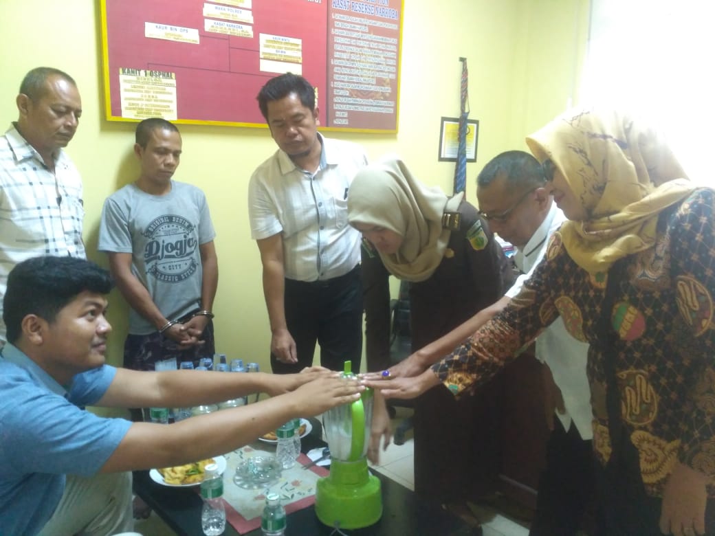 Polres Kuansing Musnahkan Barang Haram Narkotika Jenis Sabu.