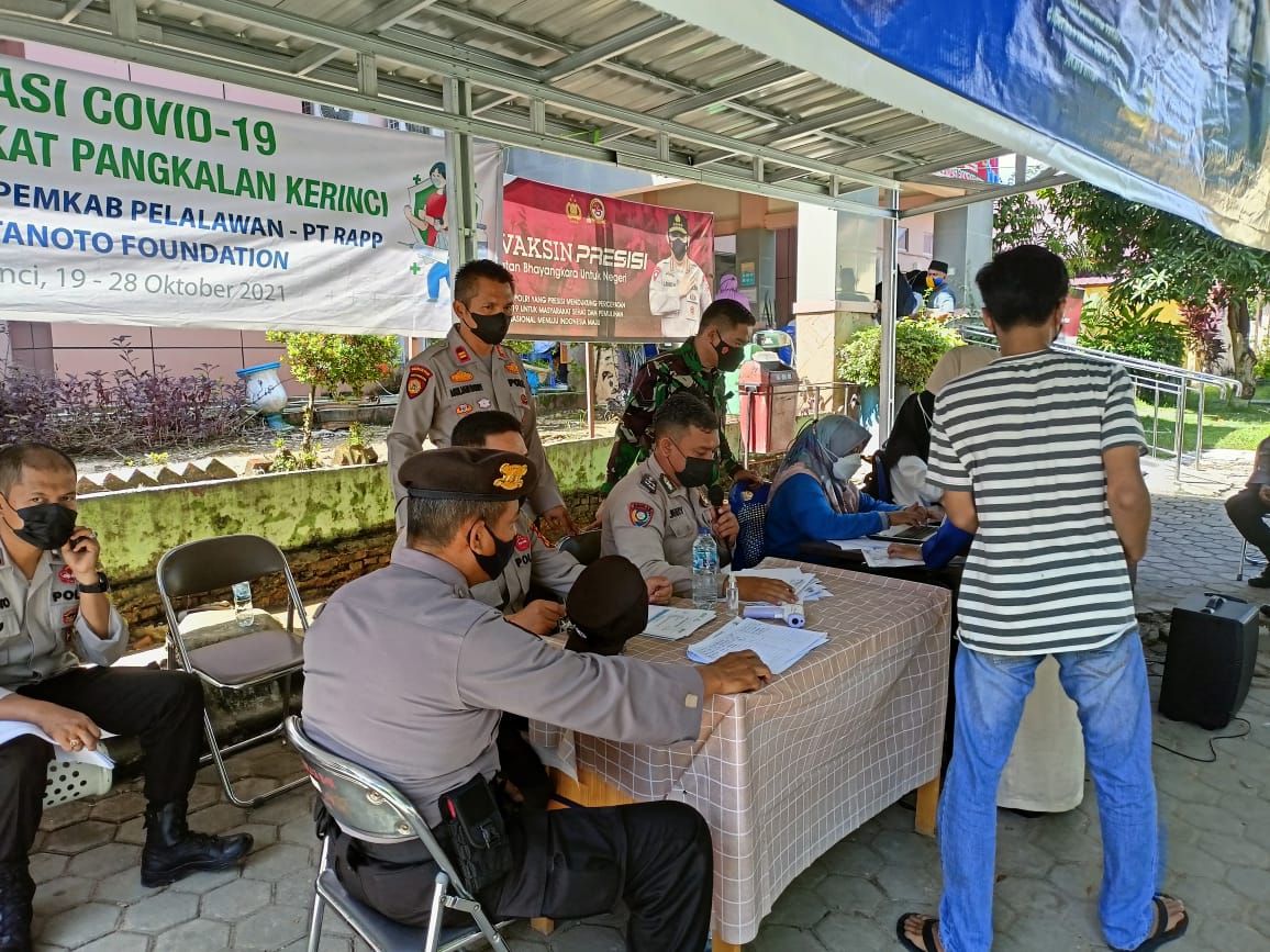 Polsek Bandar Sei Kijang Amankan Giat Vaksinasi Untuk Pelajar dan Lansia