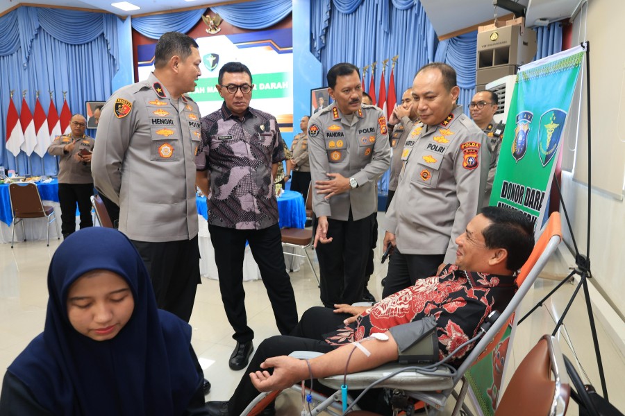 Polda Riau Tebar Kebaikan Lewat Donor Darah Jumat Berkah