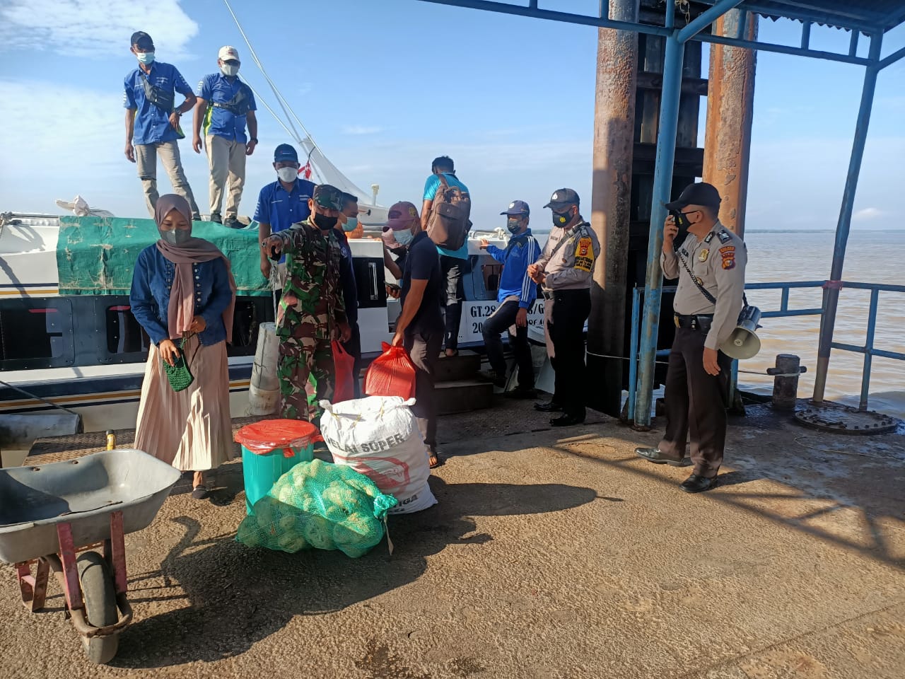 Beri Imbauan Prokes, Polsek Kuala Kampar Pantau Masyarakat di Masa PPKM