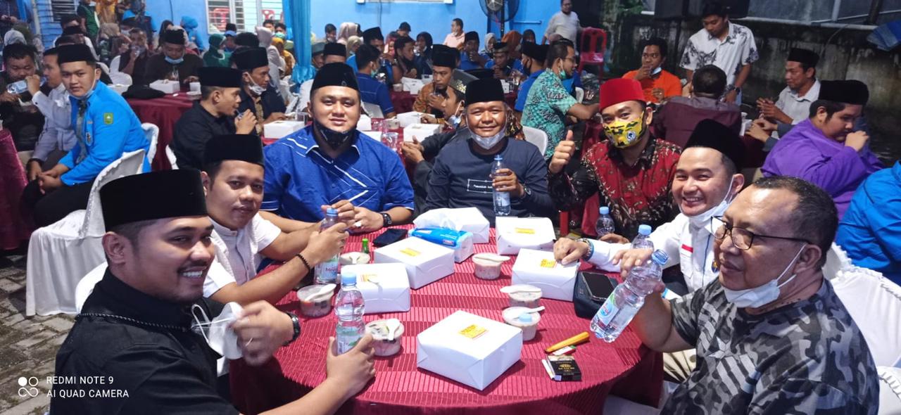 DPD KNPI Kota Pekanbaru dan DPD KNPI Riau Gelar Buka Puasa Bersama OKP Serta Santunan Anak Yatim