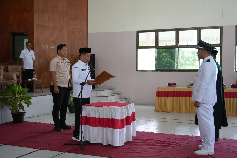 Lantik Penjabat Kepala Desa Sumber Datar, Sekda Kuansing Lanjutkan Pembangun Sesuai Arahan Bupati