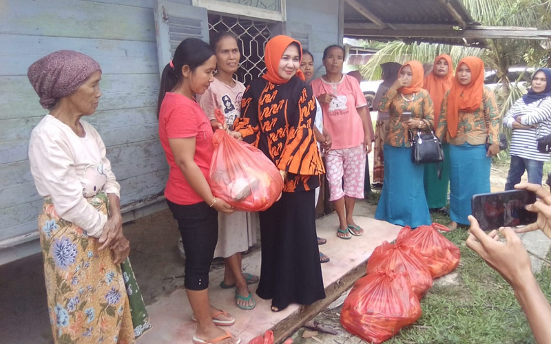 GOW Kuansing Salurkan Bantuan Kepada Korban Banjir Bandang Desa Petapahan