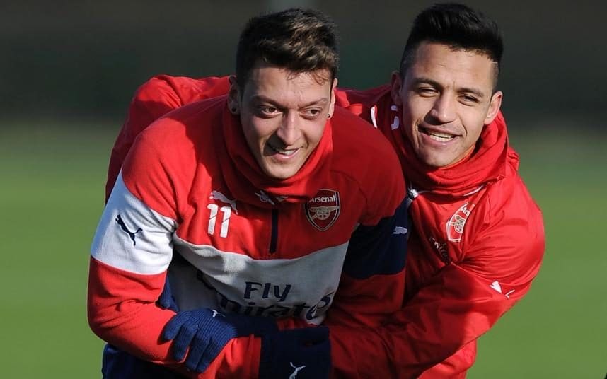 Legenda Liga Primer Inggris: Arsenal, Buang Saja Alexis Sanchez dan Mesut Ozil!
