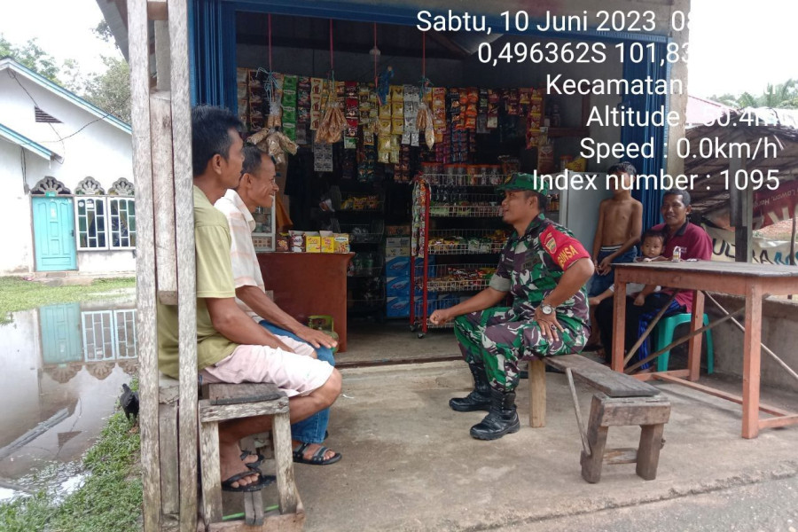 Babinsa Koramil 06/Cerenti Kopda Junedi Laksanakan Komsos Dikampung Pancasila Desa Tanjung Medan