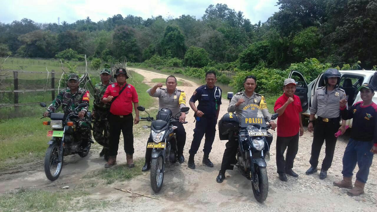 Serka Junaidi Melakukan Patroli Karhutla di Desa Dusun Tuo Kecamatan Kuantan Hilir Bersama Dengan Masyarakat Peduli Api (MPA)