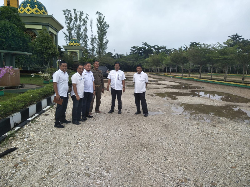 Terima Laporan Warga Terkait Jalan, Lingkungan Mesjid Agung Ar-Raudhah, PUPR Langsung Turlap