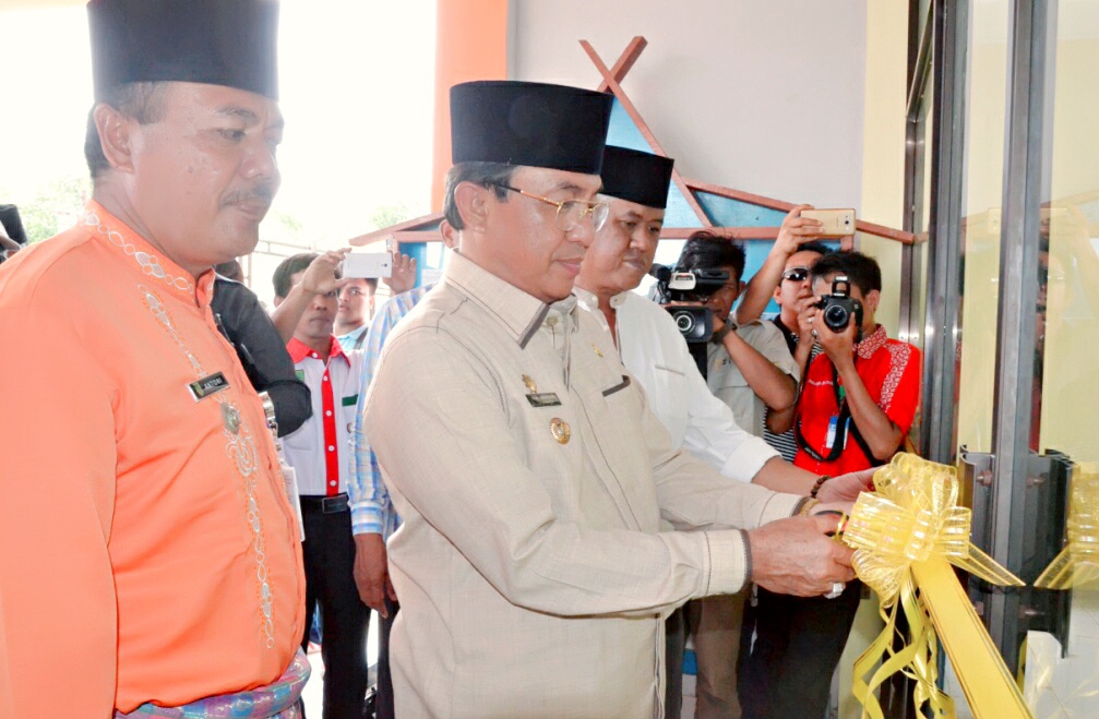 Bupati HM Wardan Resmikan Tiga Bangunan di Kecamatan Concong