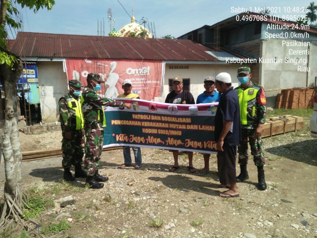 Serda Abdul Wahab Babinsa Koramil 06/Cerenti Dim 0302 Inhu Galakkan Sosialisasi Dan Patroli Karhutla