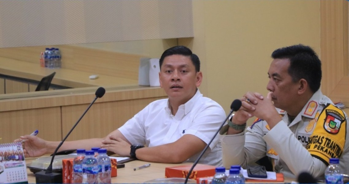 Kadis PUPR Pekanbaru Hadiri Rakor Tindak Lanjut Pasca Kebakaran Gedung Perkantoran Tenayan Raya