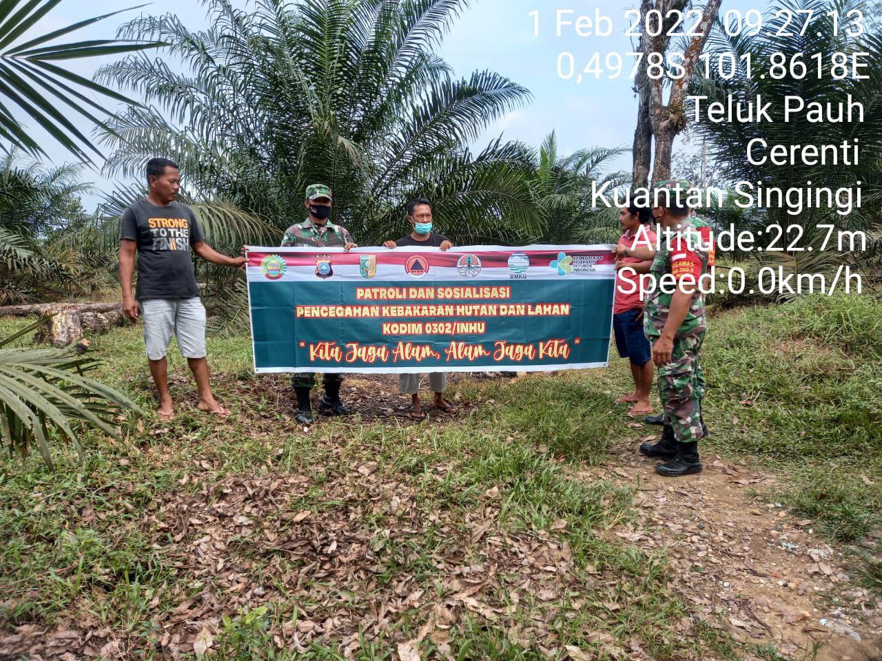 Babinsa Koramil 06/Cerenti Kodim 0302/Inhu Melaksanakan Sosialisasi Tentang Bahaya Karhutla Di Wilayah Desa Teluk Kuantan Kecamatan Cerenti