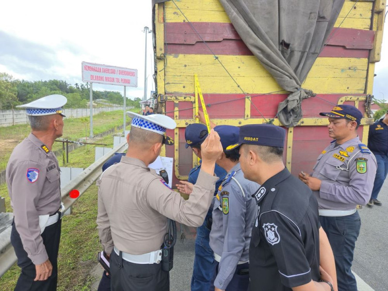 Pelanggaran ODOL Marak, 119 Truk Ditindak di Tol Pekanbaru-Dumai