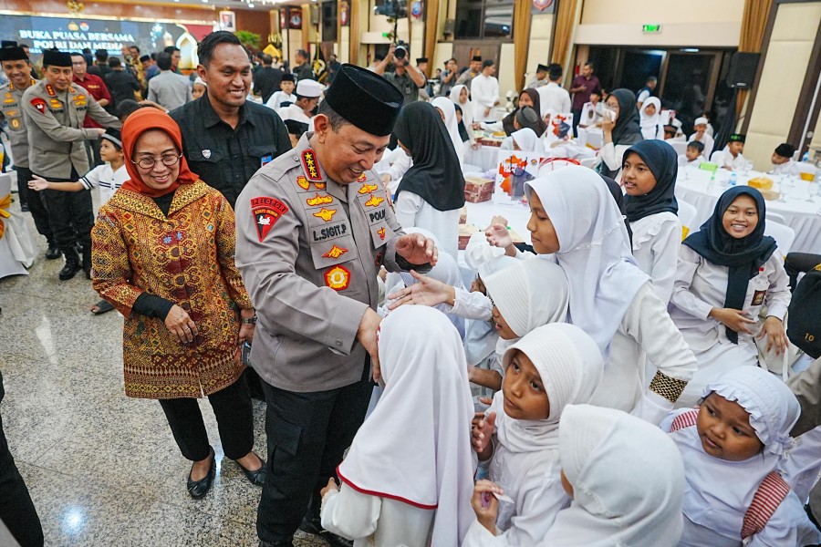 Polri dan Media Bersinergi: Berbagi Takjil hingga Perkuat Kebersamaan