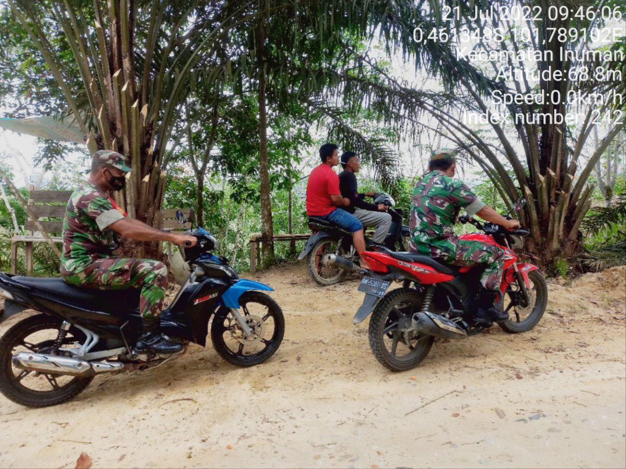 Babinsa Koramil 06/Cerenti Kodim 0302/Inhu Laksanakan Patroli Untuk Cegah Kebakaran Hutan Dan Lahan di Pulau Sipan Kecamatan Inuman