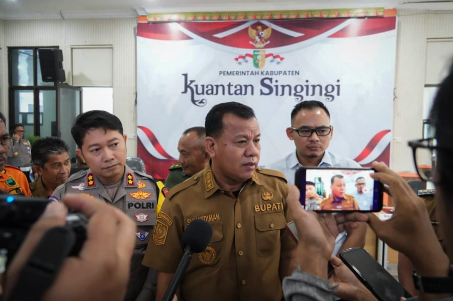 Bupati Kuansing Suhardiman Minta Menjelang Perayaan Natal 2025 dan tahun Baru 2026 Ketersediaan Sembako Tercukupi di Kuantan Singingi 