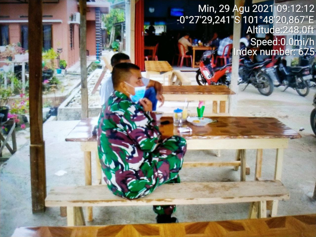 Babinsa Koramil 06/Cerenti  Kodim 0302/Inhu,Serka M.Amin  Melaksanakan Komsos Dengan Warga Binaan