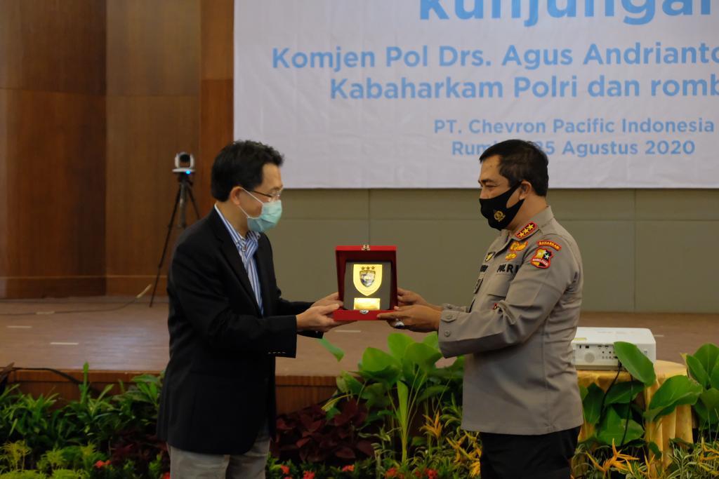 Kabaharkam Polri Komjen Agus Andrianto Senang Kapolda Riau Dapat Atasi Pencurian Minyak Mentah