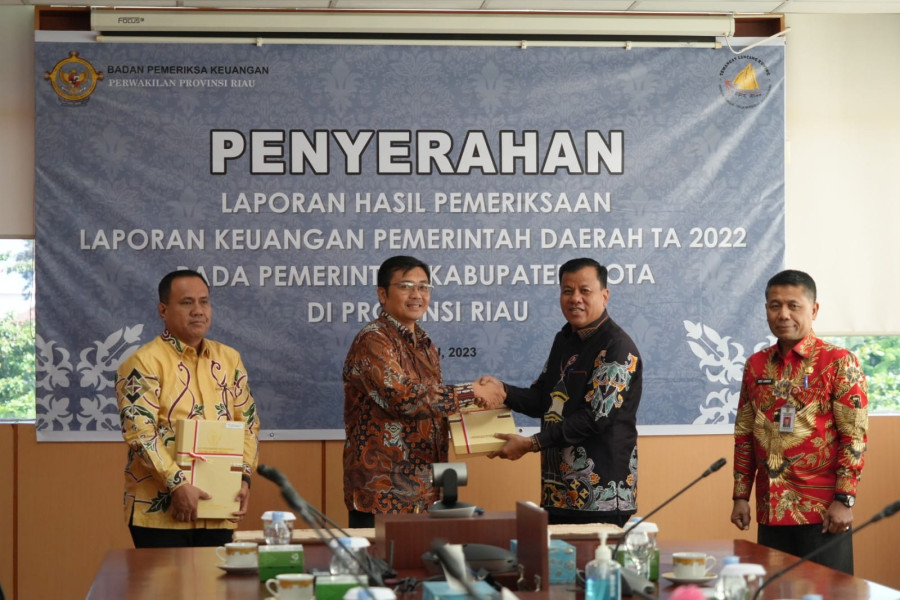 Kendati Berhasil Raih  WTP Ke 12  Bupati Kuansing Minta Bimbingan BPK Riau