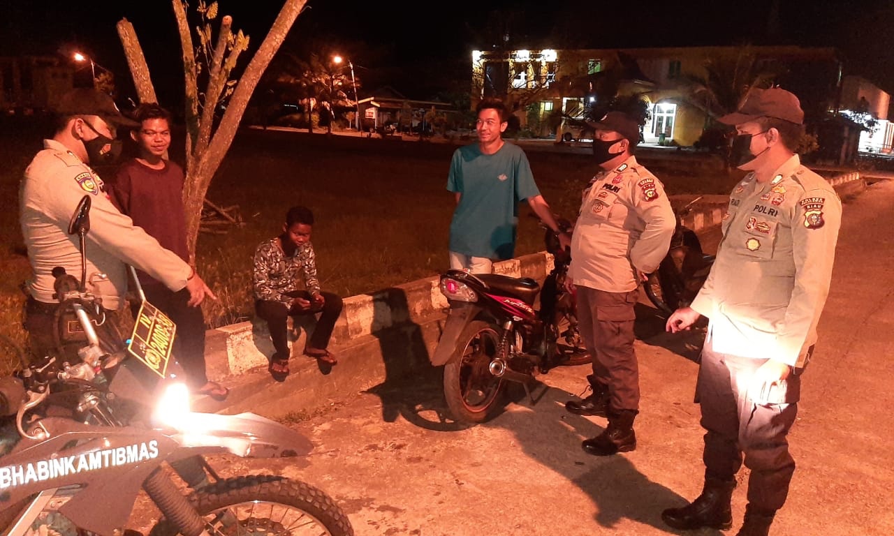 Polsek Kuala Kampar Beri Sanksi Kepada Remaja yang Melanggar Prokes