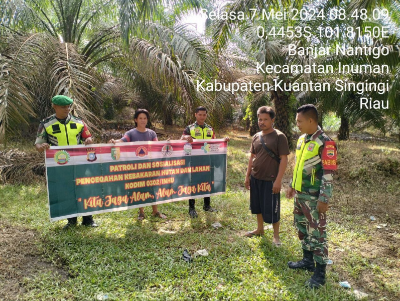 Personil Koramil 06/ Cerenti Kodim 0302 / Inhu Melaksanakan Patroli Dan Sosialisasi Karhutla Di Kecamatan Inuman Desa  Banjar Nantigo 