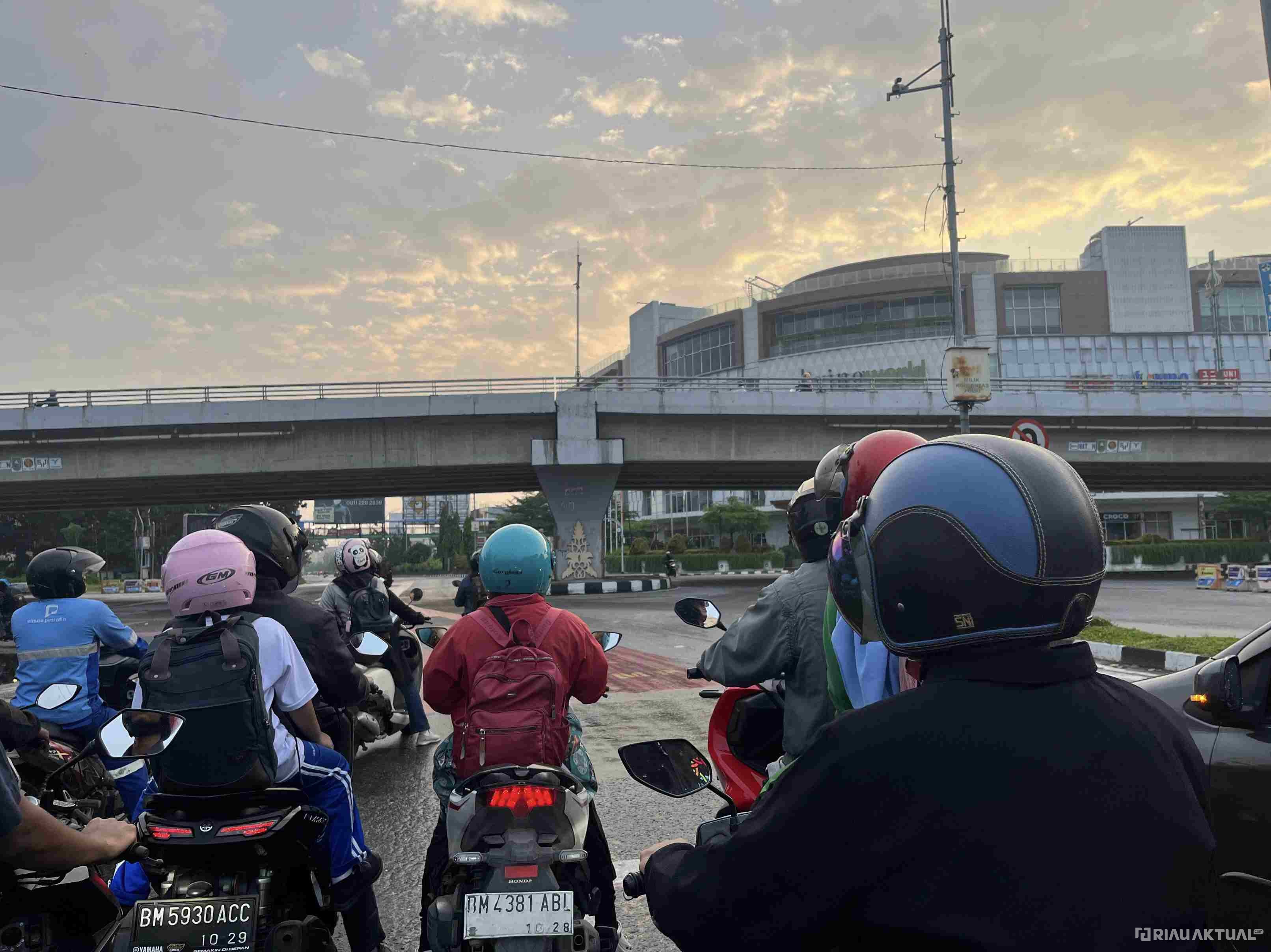 Pemprov Riau Berencana Tutup Traffic Light Simpang SKA untuk Urai Kemacetan