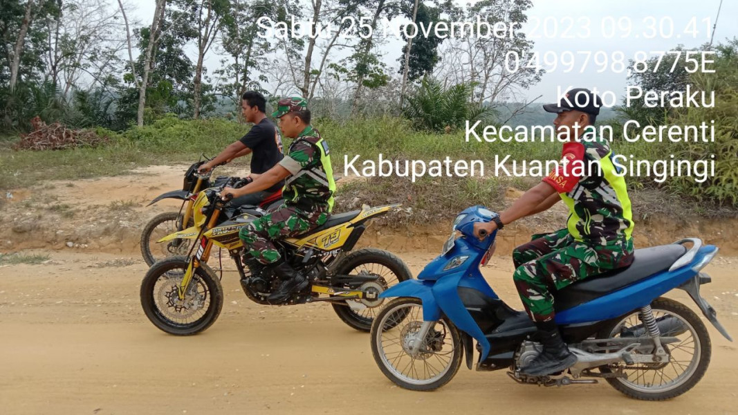 Anggota Koramil 06 /Cerenti Dim 0302/Inhu Patroli Dan Sosialisasi Karhutla Di Kelurahan Koto Peraku Kecamatan Cerenti