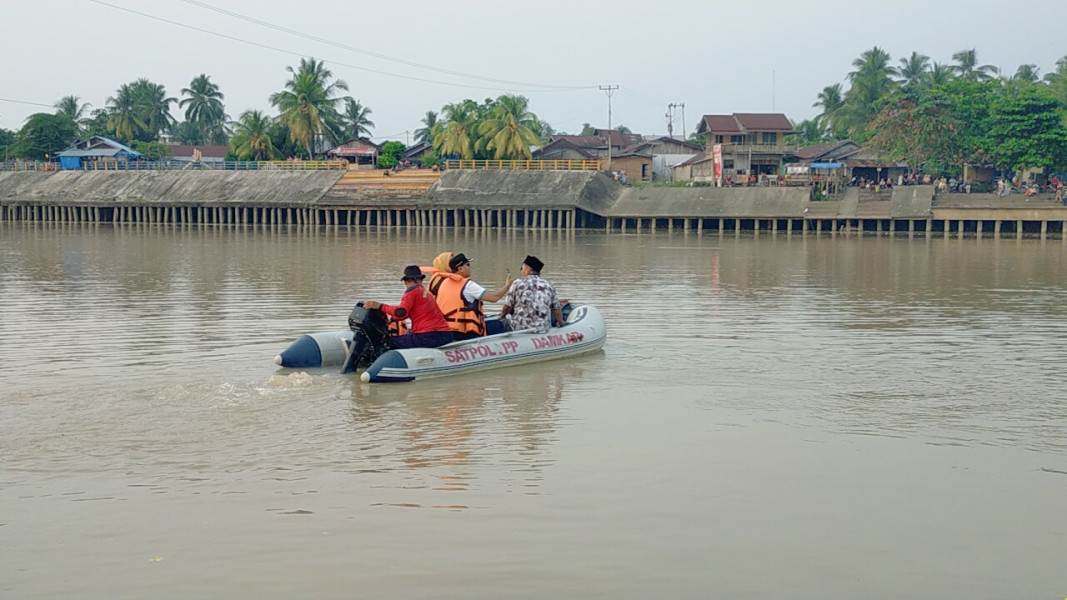 Sudah 4 Hari, Korban Hanyut Di Sungai Kuantan Belum Di Temukan  Bupati Instruksikan Jajaran Bekerja Optimal