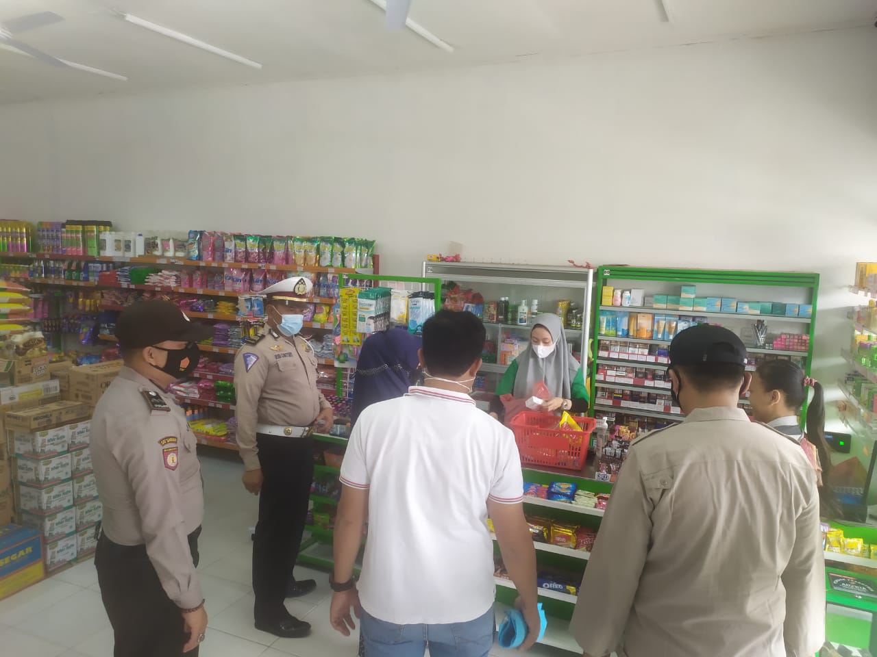 Polsek Pangkalan Kerinci Kembali Beri Teguran Tertulis Kepada Pelanggar Prokes