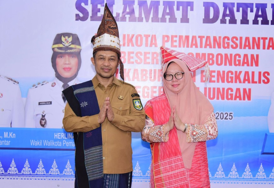 Wabup Bengkalis Bagus Santoso dan Istri Terima Gelar Kehormatan Marga Batak