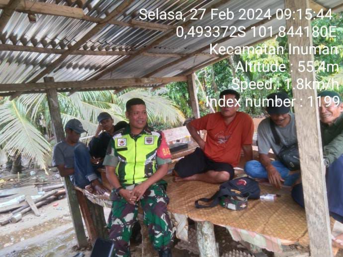 Babinsa Koramil 06 /Cerenti   Kodim 0302/ Inhu  Komsos Dikampung Pancasila 