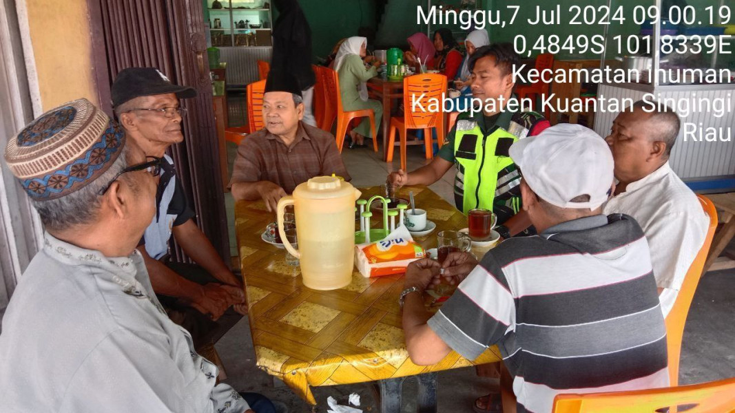 Babinsa Koramil 06/Cerenti Dim 0302/Inhu Melakukan Kegiatan Komsos Di Desa Seberang Pulau Busuk 