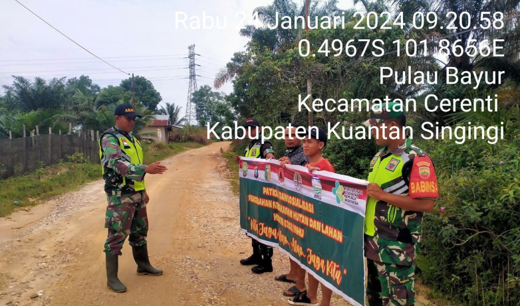 Personel Koramil 06/Cerenti Dim 0302/Inhu Melaksanakan Sosialisasi Karhutla Ke Desa Pulau Bayur Kecamatan Cerenti