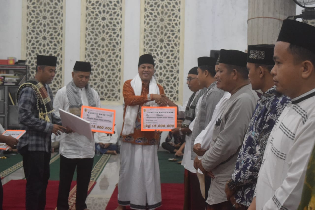 Tutup Safari Ramadhan Tahun 1443 H, PLT Bupati Kuansing Suhardiman Amby Kunjungi Mesjid Besar Syech Imam Kecamatan Inuman