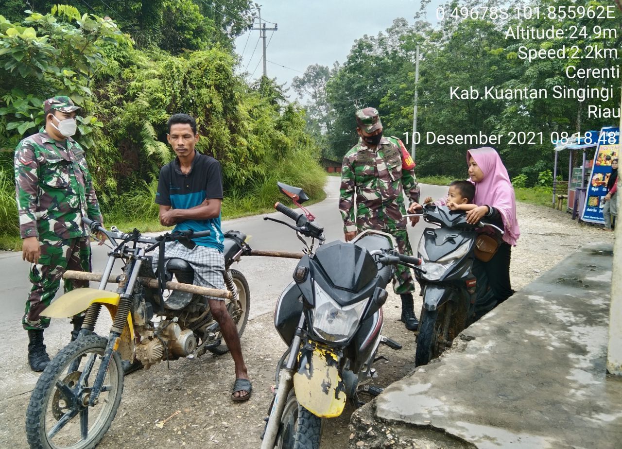 Babinsa Koramil 06/Cerenti Dim 0302/Inhu ,Serda Dumen Siregar Itensif Laksanakan Himbauan Prokes