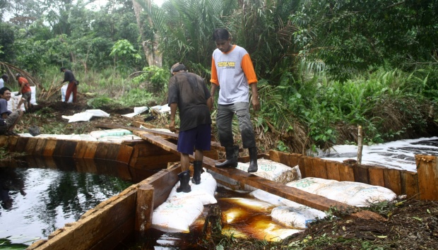 Mulai Masuki Musim Kemarau, Polda Riau Kebut Pembangunan 3.000 Sekat Kanal