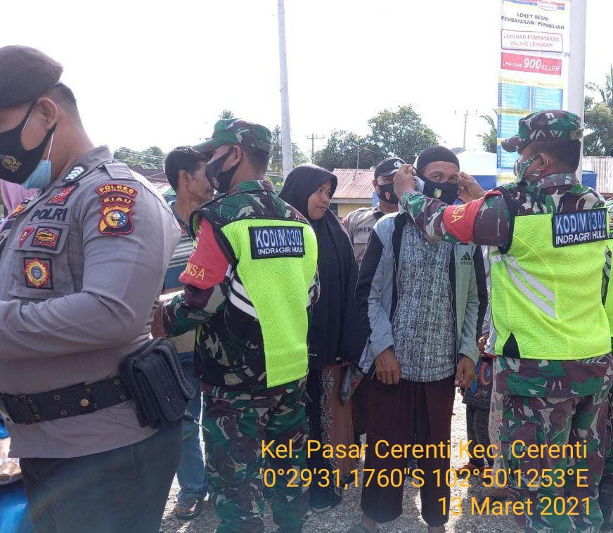 Koramil 06/Cerenti Dim 0302/Inhu Sosialisasi Disiplin Penerapan Protokol Kesehatan Kepada Masyarakat Kecamatan Cerenti