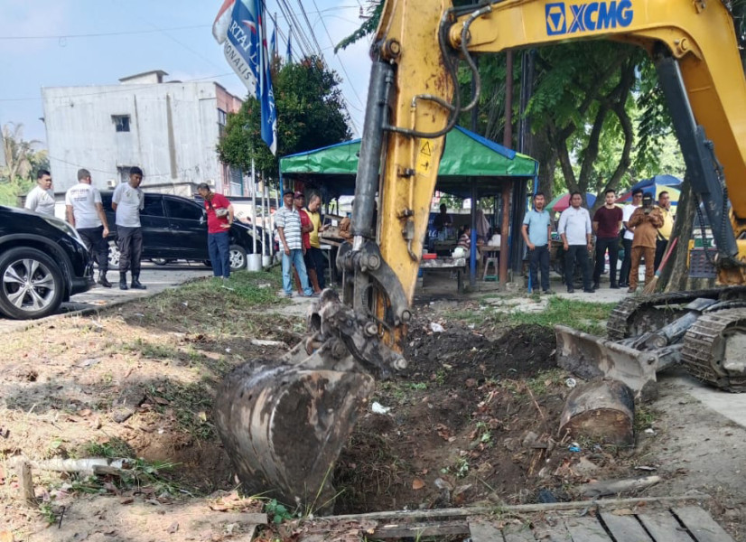 Gotong Royong di Hari Jadi ke-240 Pekanbaru, Dinas PUPR Kerahkan Puluhan Personel dan Alat Berat