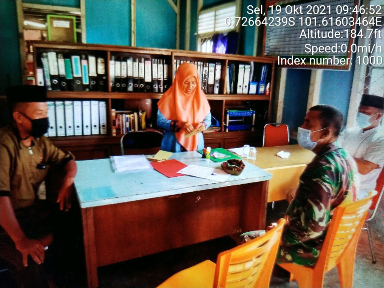 Babinsa Koramil 06/Cerenti  Kodim 0302/inhu  Melaksanakan Komsos Dengan Warga Binaan