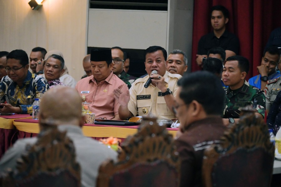Bupati Kuansing Suhardiman Amby Hadiri Rapat Lintas Sektoral Operasi Lilin Lancang Kuning 2025