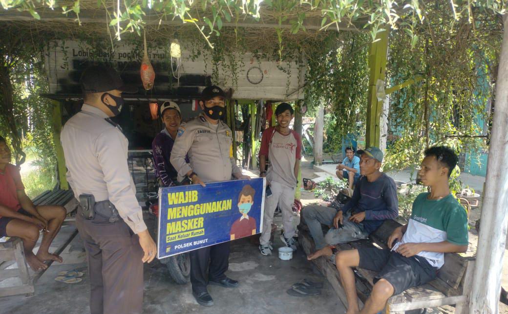 Susuri Masyarakat yang Berkumpul, Polsek Bunut Imbau Terapkan Prokes Covid-19