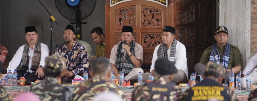 Silaturahmi Bersama Masyarakat, Plt Bupati Kuansing Suhardiman Amby Gelar Safari Jum'at Berkah 