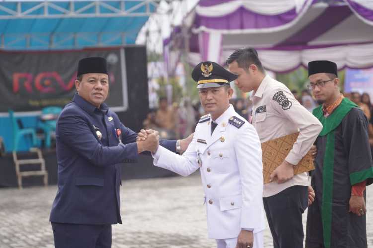 Camat Sentajo Raya Resmi Dilantik; Plt Bupati Suhardiman Amby, Camat Harus Jemput Bola 