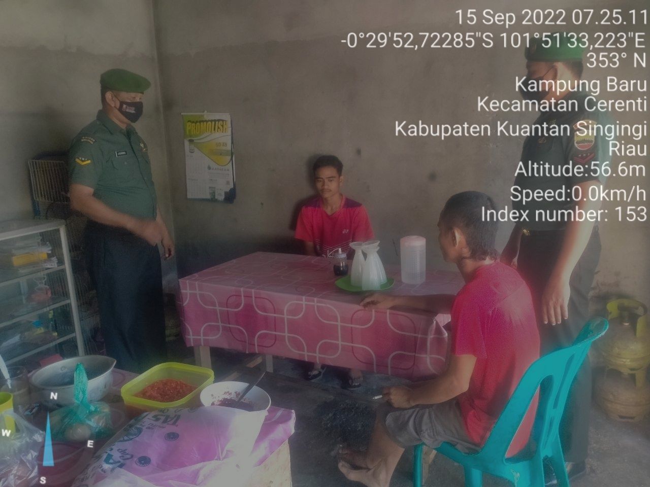 Babinsa Koramil 06/Cerenti Kodim 0302/Inhu Berikan Sosialisasi Serta Himbauan Kepada Warga Agar Patuhi Prokes Covid-19 di Wilayah Kecamatan Cerenti