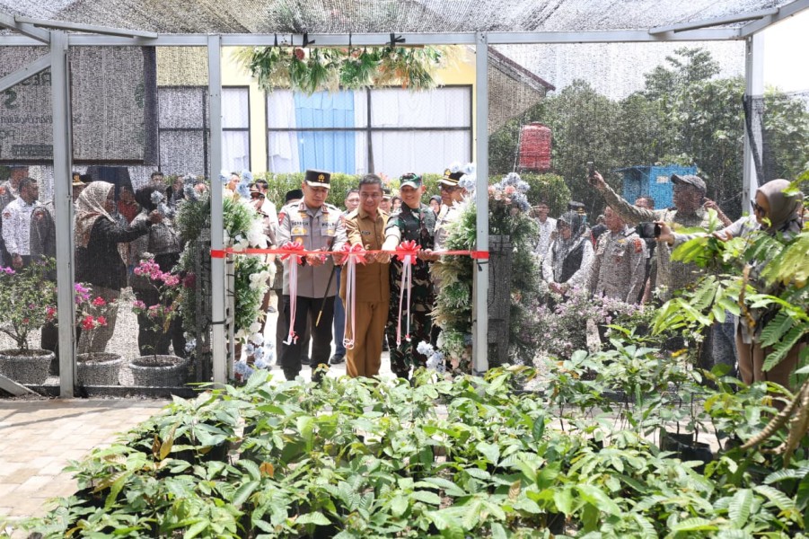 Kapolda Riau Resmikan “Bank Pohon Setia”, Gerakan Menanam Harapan untuk Masa Depan