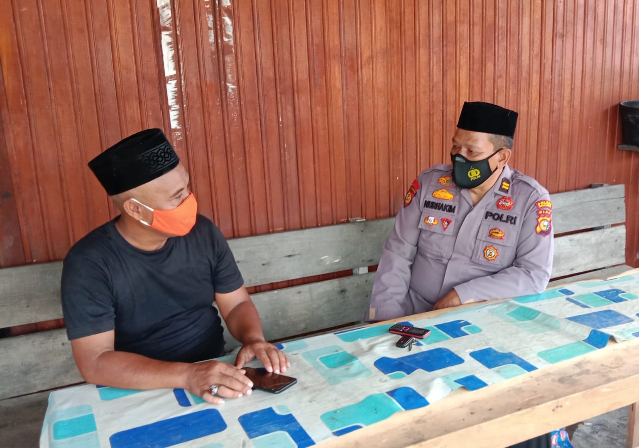 Pendisiplinan Prokes, Polsek Pangkalan Kerinci Sambangi Warga