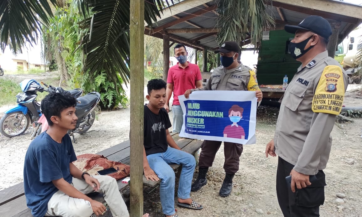 Polsek Langgam Laksanakan Pencegahan C3 dan Covid-19 di Desa Segati