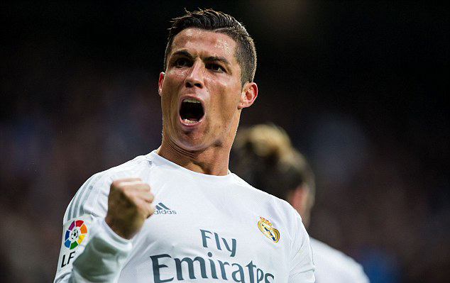 Cristiano Ronaldo Sabet Gelar Pemain Terbaik Eropa 2016