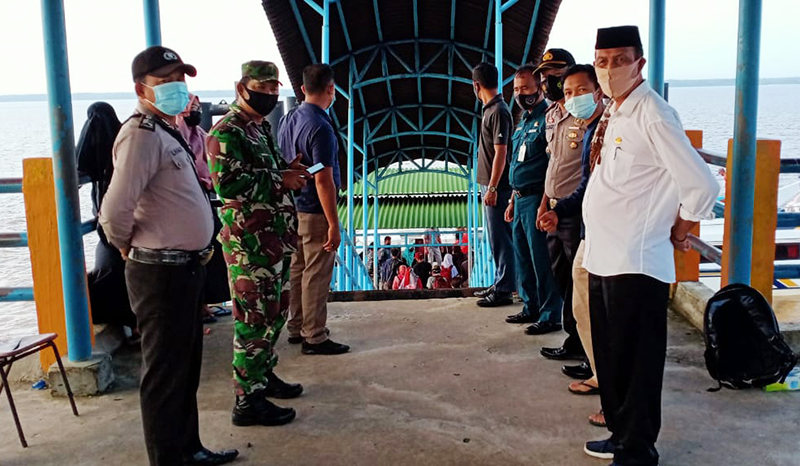 Polsek Kuala Kampar Perketat Pengawasan PPKM di Pelabuhan Penyalai Teluk Dalam