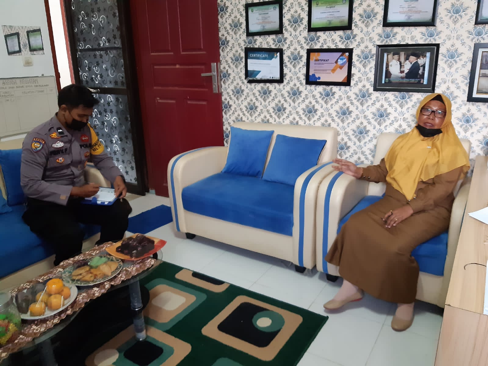 Polsek Pangkalan Kerinci Lakukan Giat DDS ke SMA Negeri Bernas Pelalawan Bahas Sistem Pembelajaran Tatap Muka